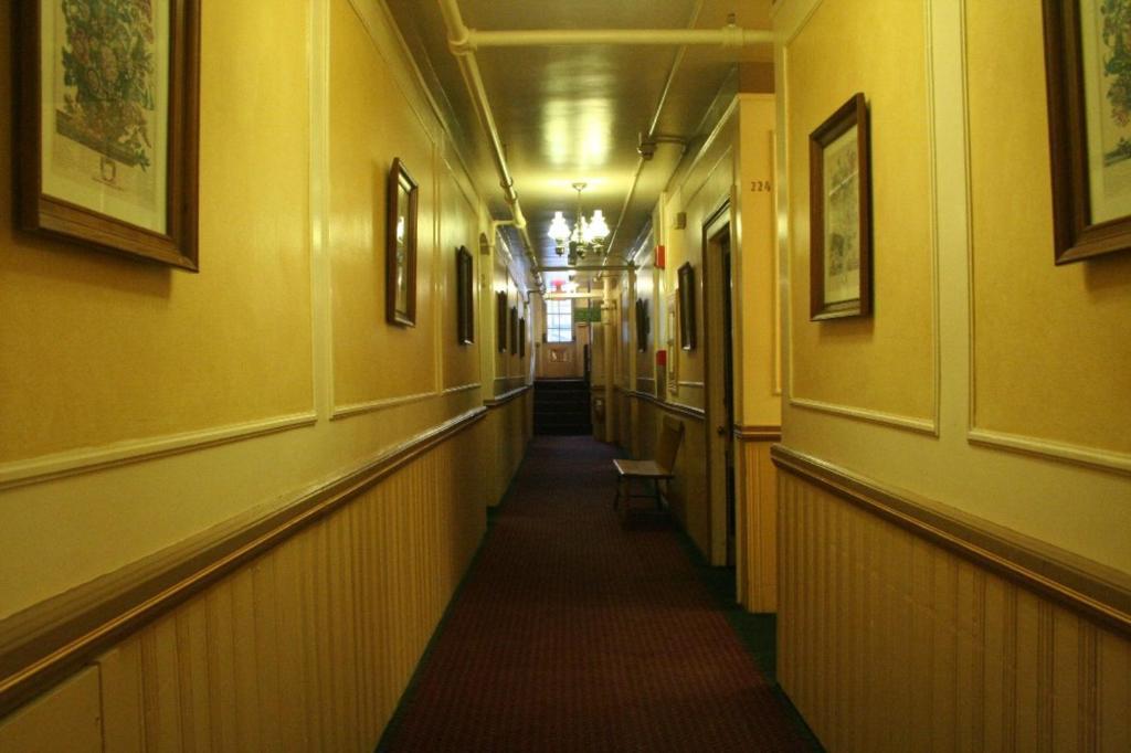 The Yankee Pedlar Inn Torrington Buitenkant foto